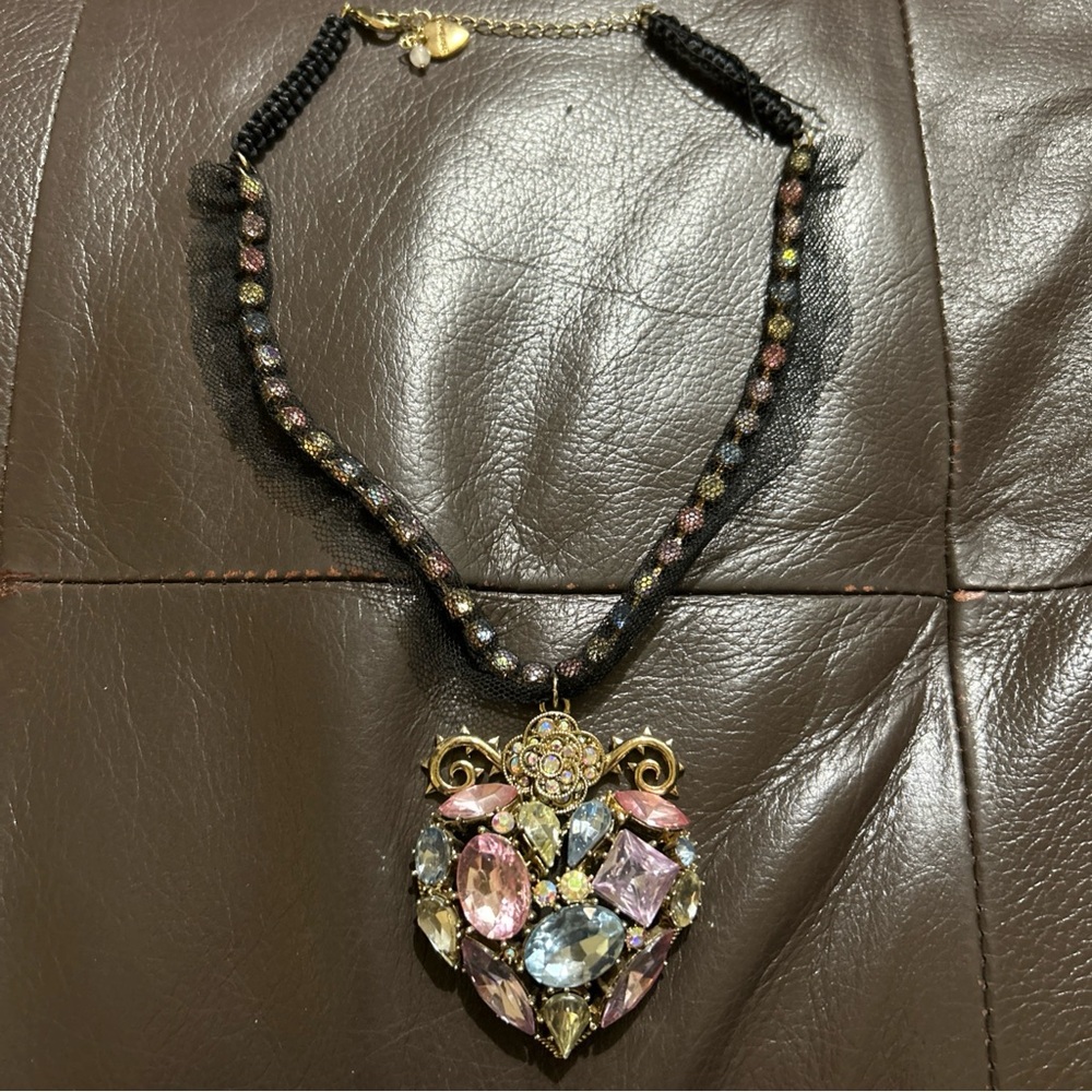 Betsey Johnson rhinestone heart necklace RARE